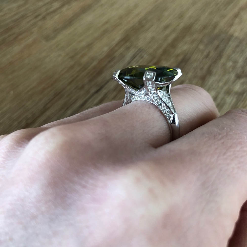 Emerald Cocktail Ring - Picture 5 of 5